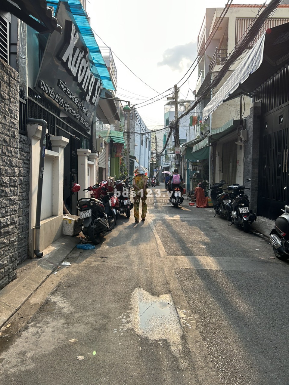 Gấp! Quá gấp! Cần bán nhanh nhà riêng đẹp 3 lầu ST, HXH Lạc Long Quân, DT 50m2, giá chỉ 8 tỷ TL