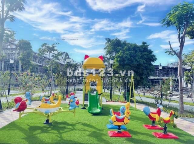 Bán nhà liền kề tại Ecogarden chỉ với giá 4.1x tỷ/căn và view công viên.