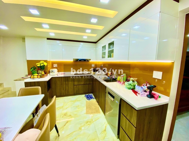 Giảm nhanh 7 tỷ, bán nhà biệt thự trịnh Đình Trọng giáp Tân Bình, 115m2 (10m x 15m) 5 tầng thang máy