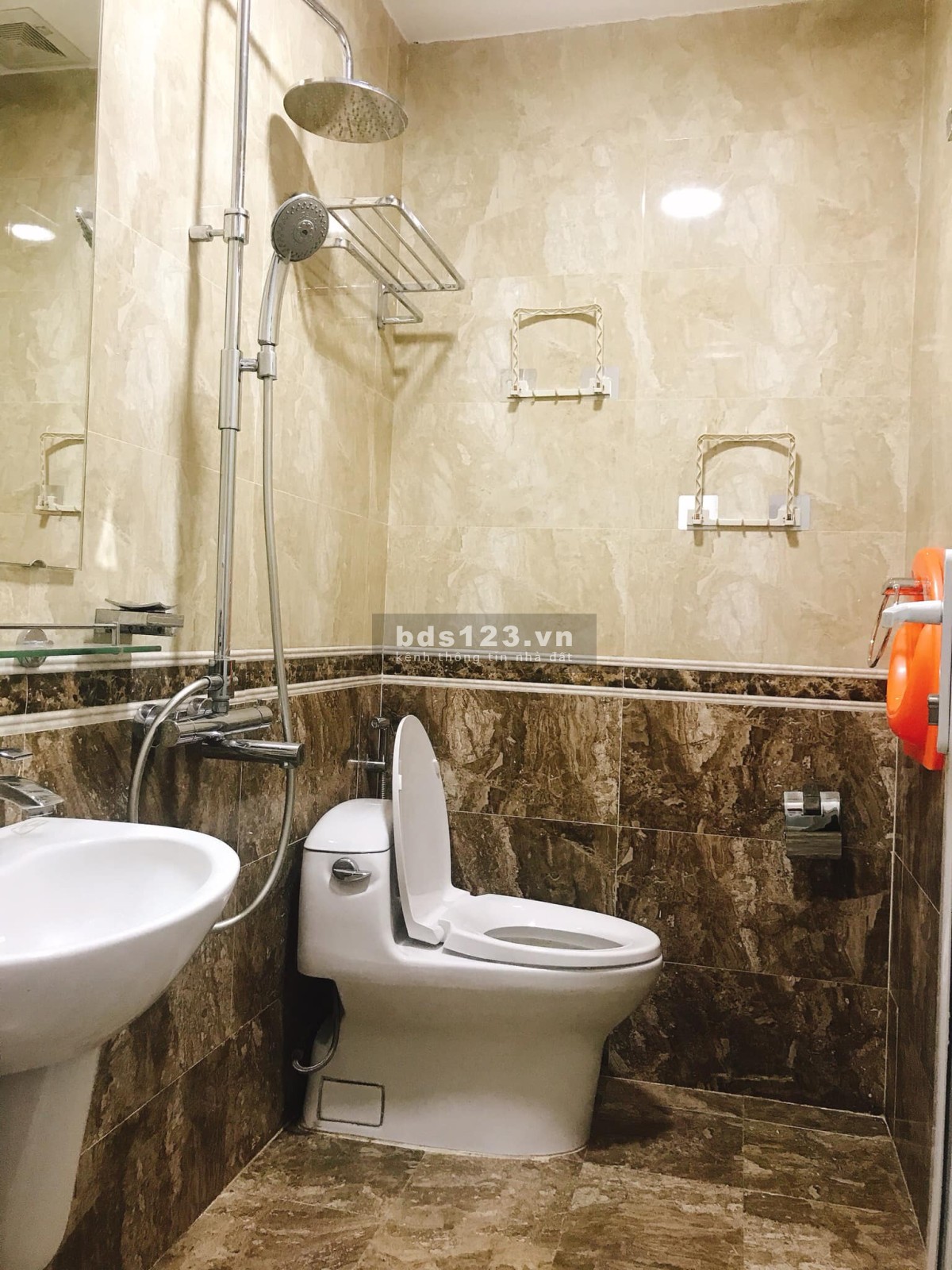 Cho thuê phòng trọ mặt đường Xuân Đỉnh 30M2 giá 3,1 triệu/th