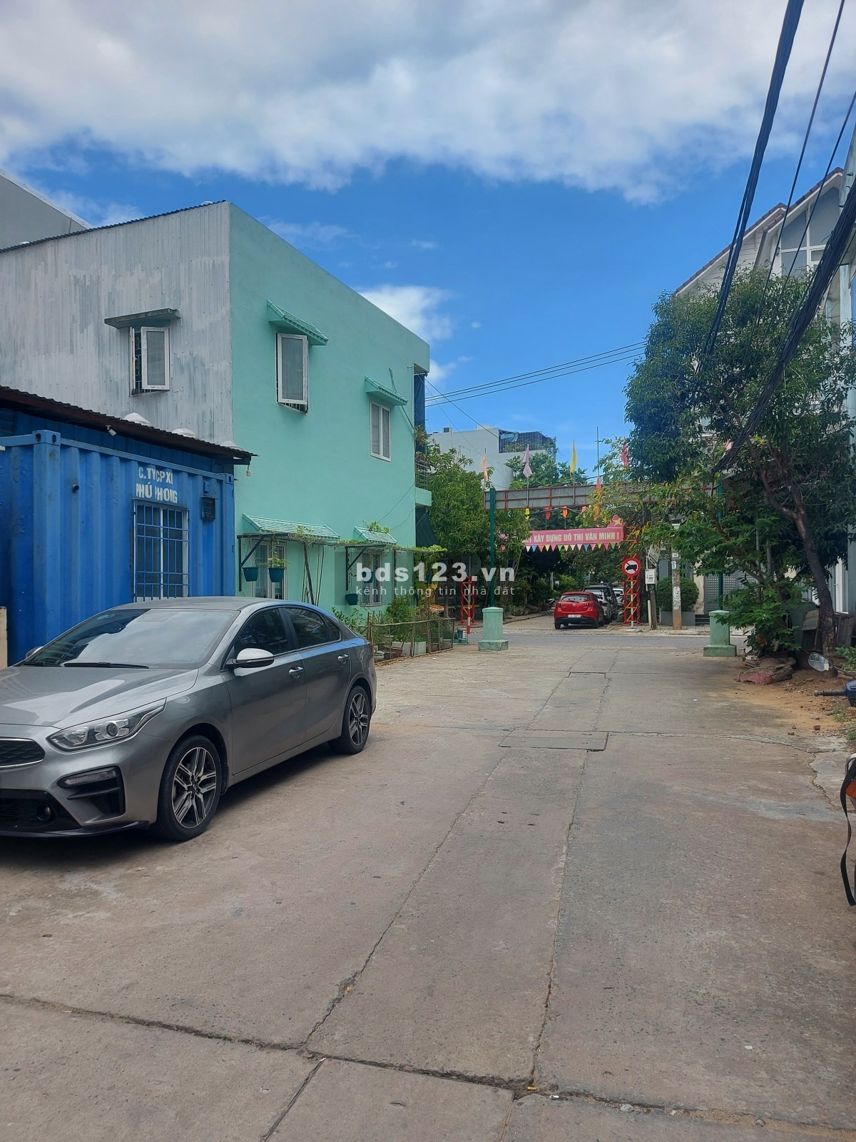 Bán nhà riêng nhà 3 tầng Đống Đa, đường vi vu xe hơi 7 chỗ đổ cửa.
