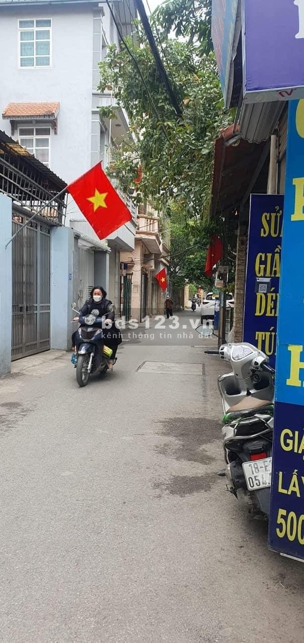 Bán nhà ô tô 7 chỗ qua nhà - Ngõ thông - Giữ tiền - Nhà đẹp ở ngay - 2 thoáng