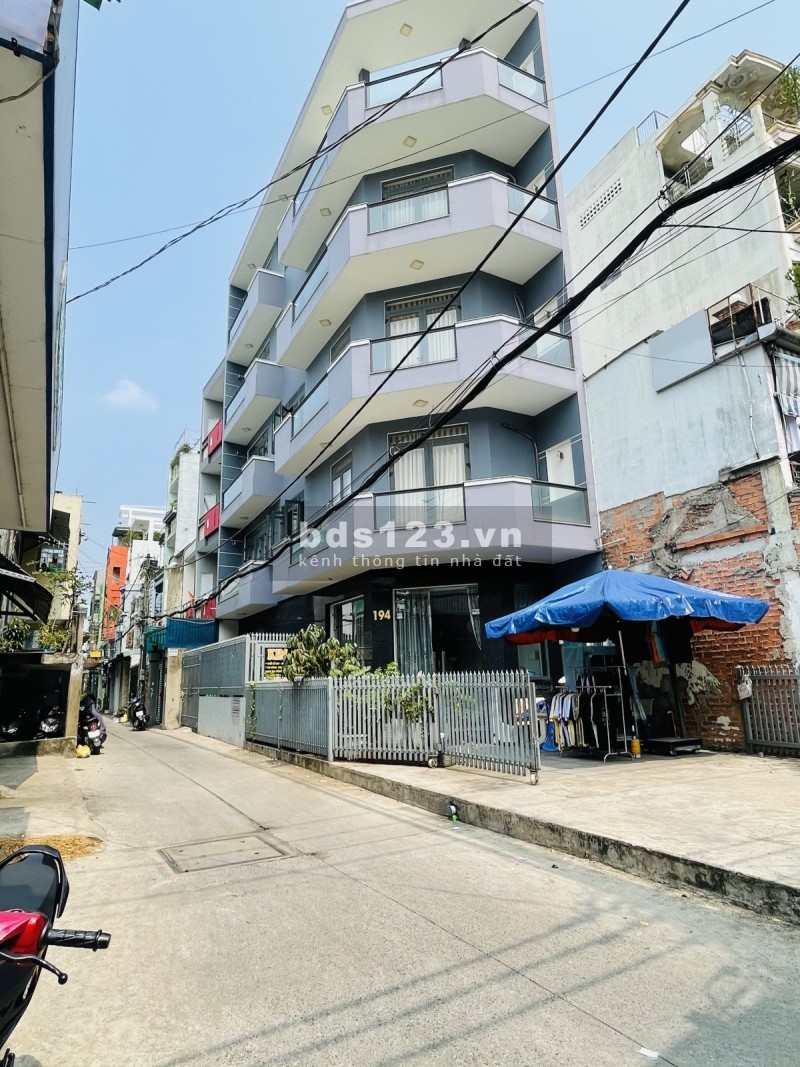 Bán nhà hxh cách MT 1 căn, ngay UBND Quận 11 đường Lạc Long Quân, 52m2 (3.6 x 15m) nhỉnh 5 tỷ