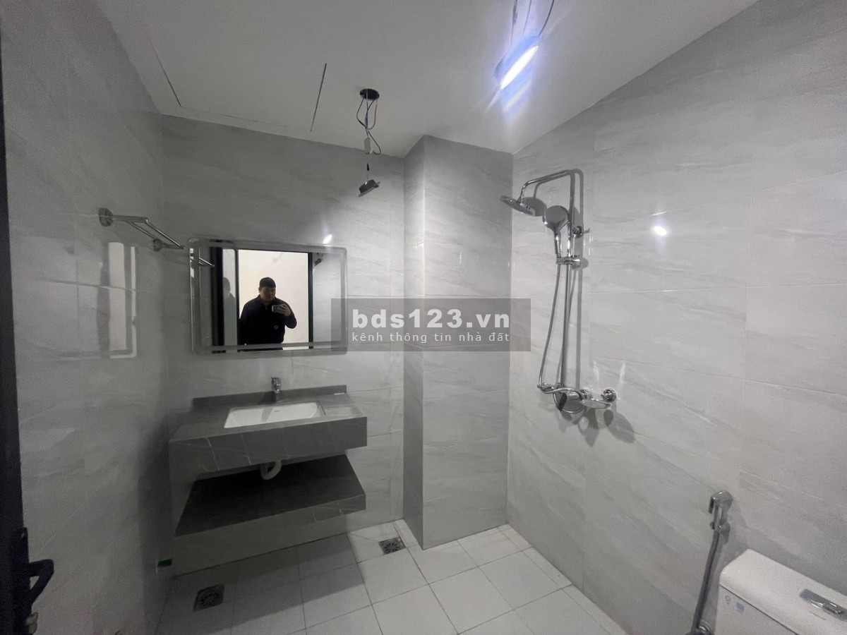 Bán nhà ô tô 7 chỗ qua nhà - Ngõ thông - Giữ tiền - Nhà đẹp ở ngay - 2 thoáng