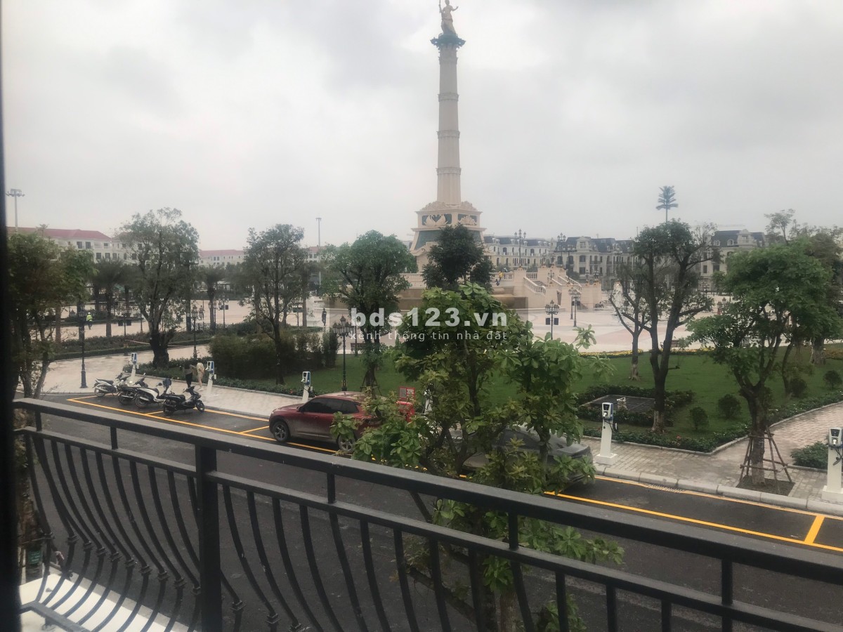 Em bán biệt thự căn góc view trực diện Quảng Trường Kinh Đô Ánh Sáng