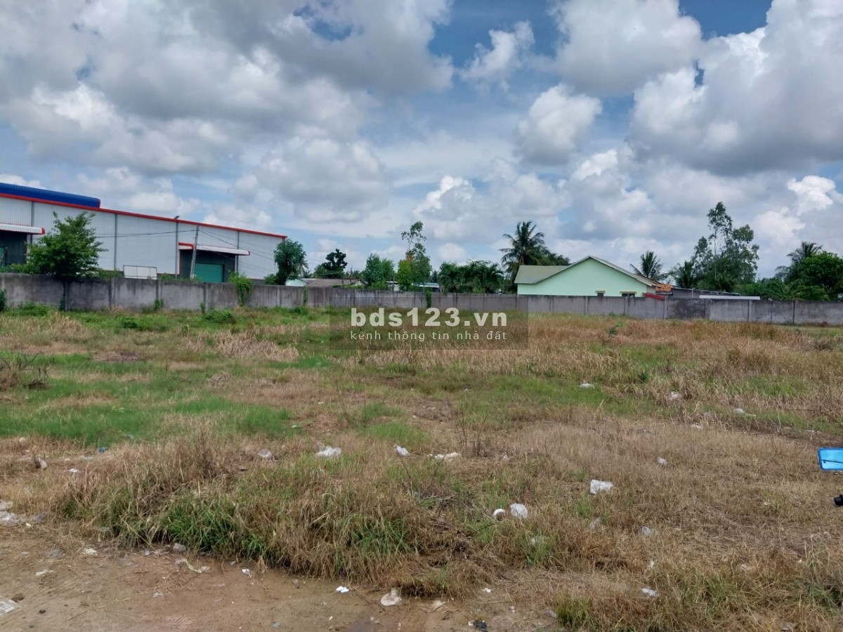 Bán đất mặt tiền Quốc Lộ 1A. Lô đất hiếm rộng 2.620m2 Châu Thành Mỹ Tho TG