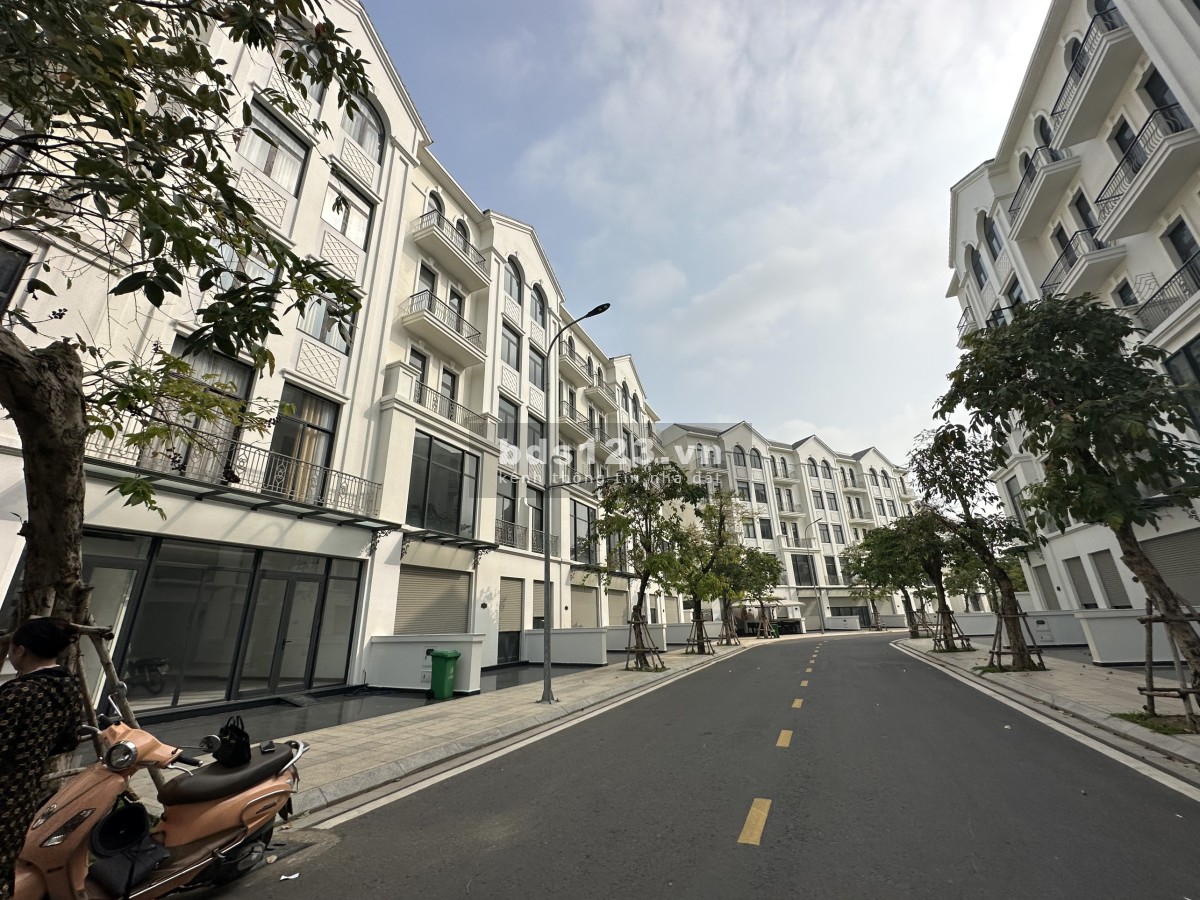 Cho thuê tầng trệt làm văn phòng, mặt bằng kinh doanh vị trí gần công viên 36ha