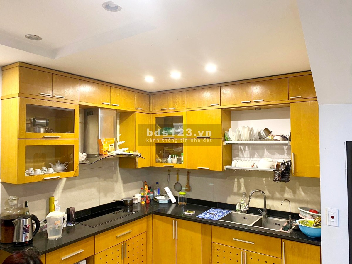 Bán nhà ngõ ô tô thông - Đường Hoàng Mai - Mặt tiền rộng nở hậu - 100M ra hồ Đền Lừ