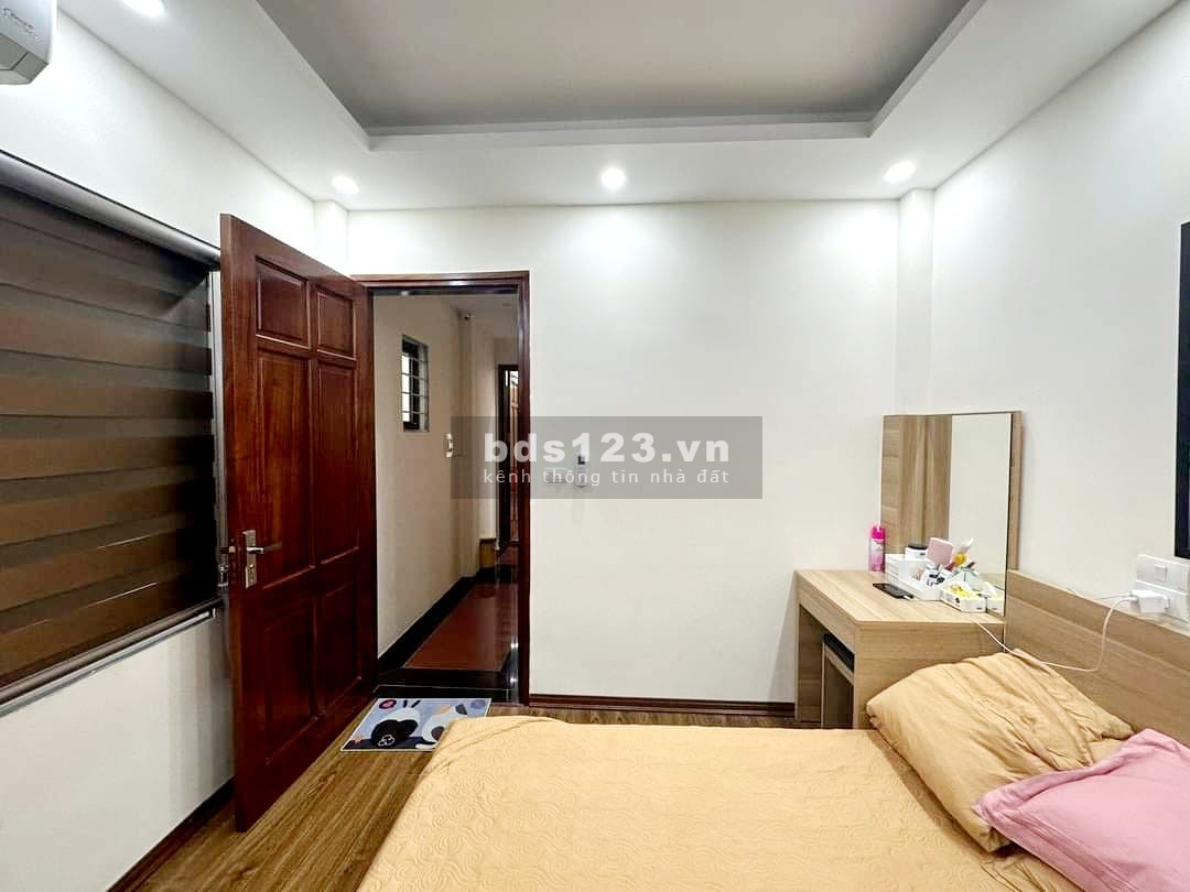 Bán nhà Tân Mai Hoàng Mai, 40m2x4T, Ô TÔ tránh, PHÂN LÔ VỈA HÈ nhỉnh 5 tỷ