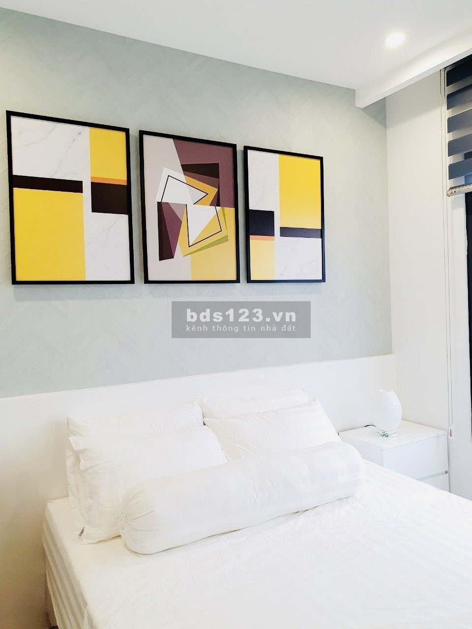 Bán gấp căn 3pn, 2vs dt 80m, FULL ĐỒ, tầng trung, view thoáng chỉ 2,2 tỷ Vin OCP. lh : 0974.878.742