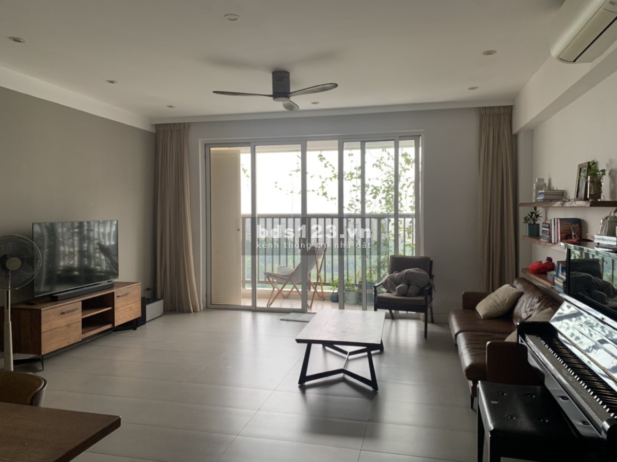 Bán căn hộ Âu Cơ Tower 90m2, 3pn, 2wc, bán tặng nt, sổ hồng có sẵn, góc. Giá thật: 2.8 tỷ