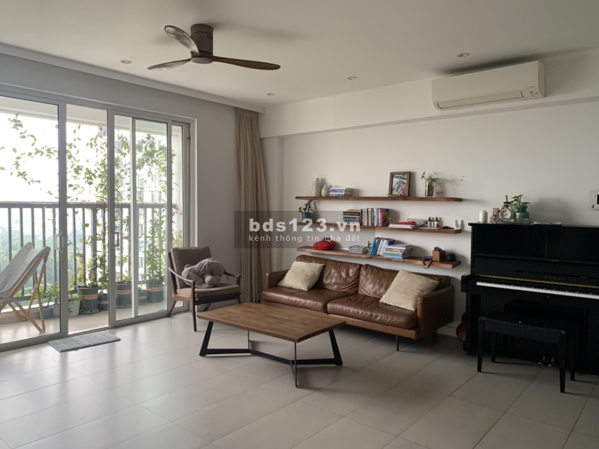 Bán căn hộ Âu Cơ Tower 90m2, 3pn, 2wc, bán tặng nt, sổ hồng có sẵn, góc. Giá thật: 2.8 tỷ
