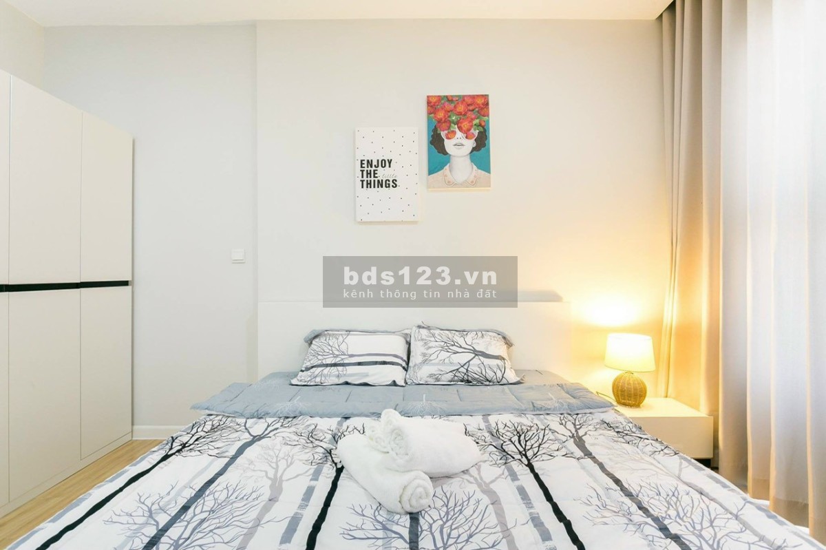 Chính chủ bán căn hộ Oriental Plaza 106m2, 3pn, 2wc, tặng nt đẹp. Giá bán: 3.5 tỷ còn tl