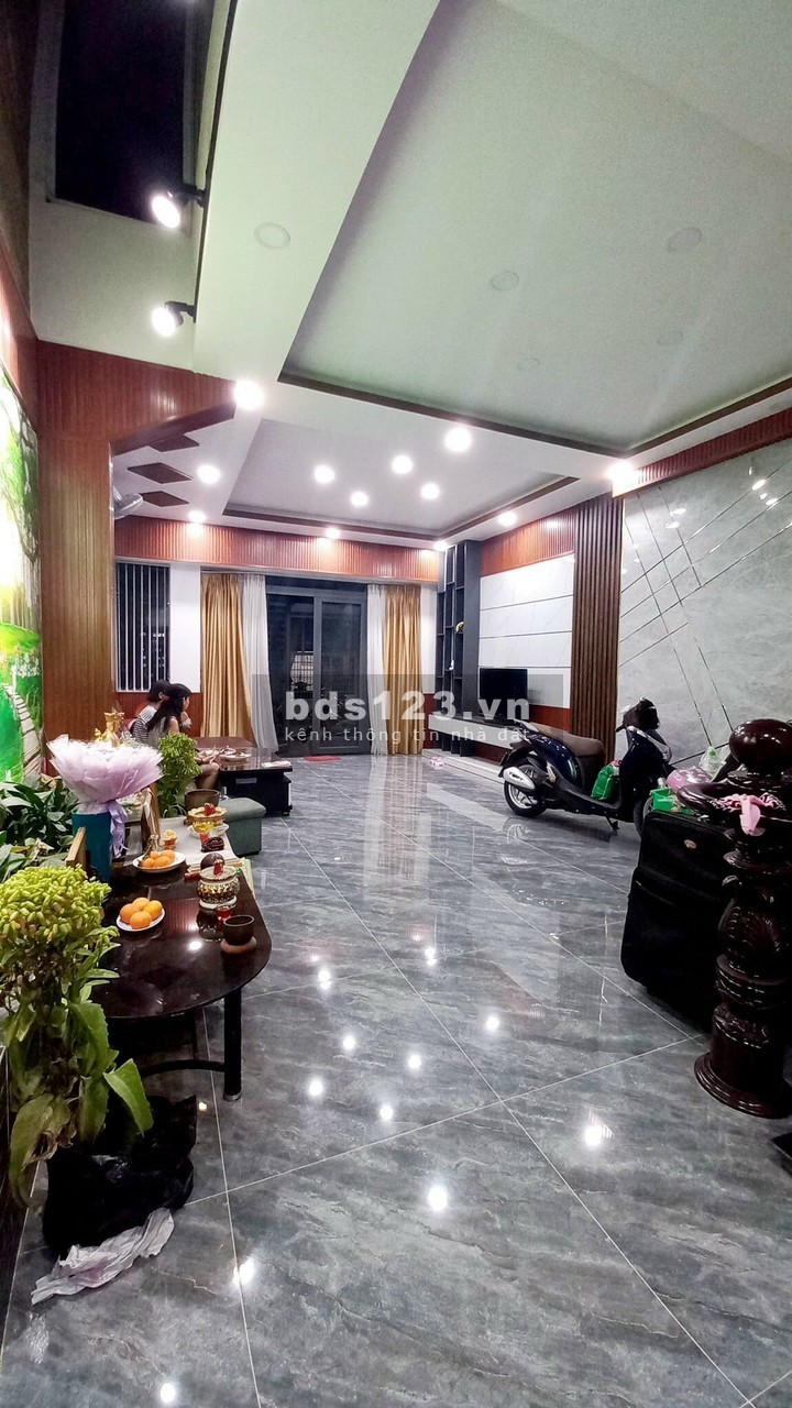 Bán nhà 50M2, mặt tiền đường số 7, đường trước nhà 8M, nội thất đầy đủ, giá 6 tỷ