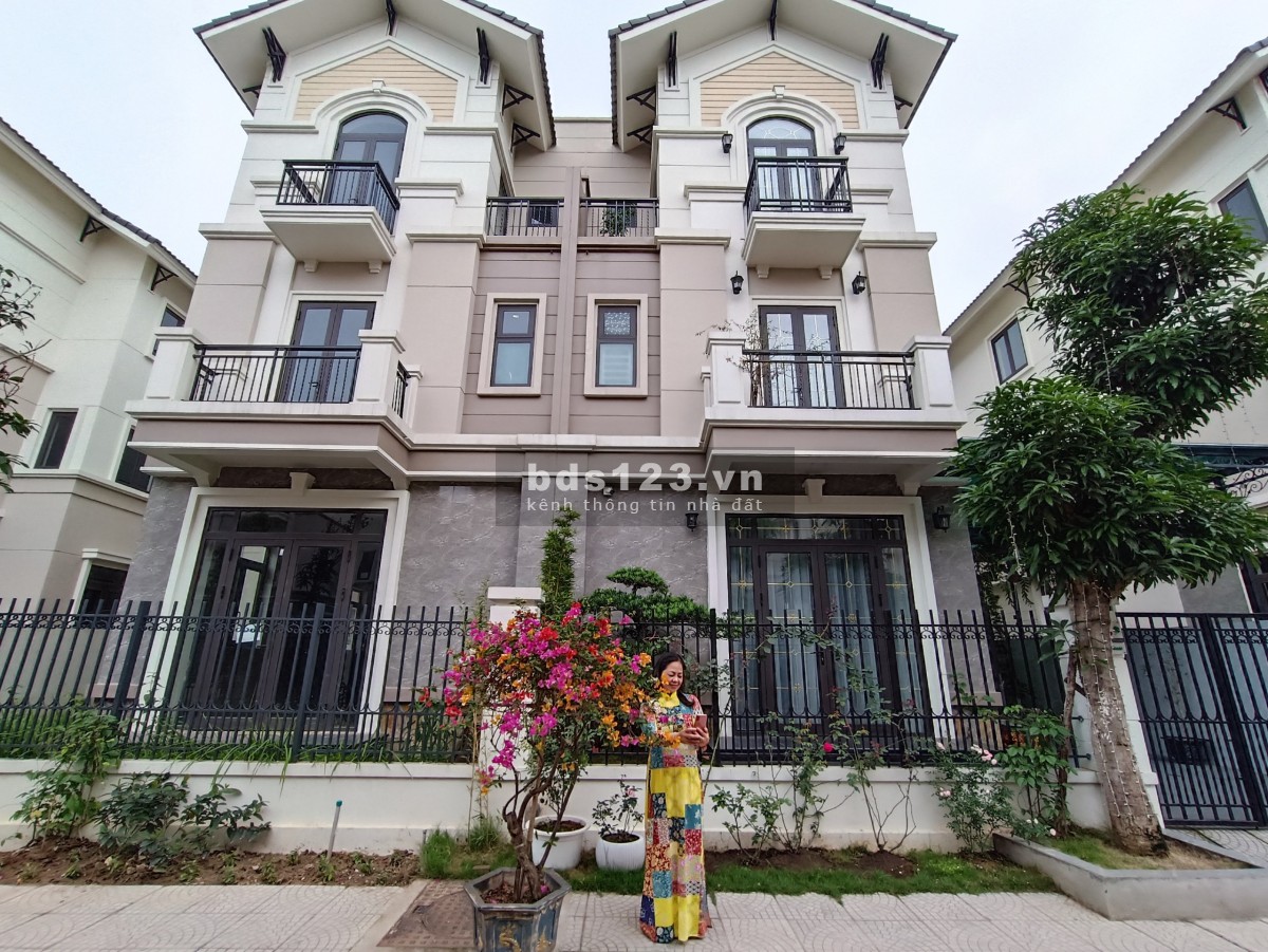 Bán biệt thự giá rẻ bằng căn chung cư Centa Vsip.
