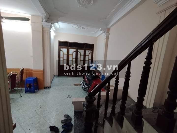 Bán nhà Đường Hoàng Mai 39m, 4 tầng, mt 3.3m, giá 3 tỷ.