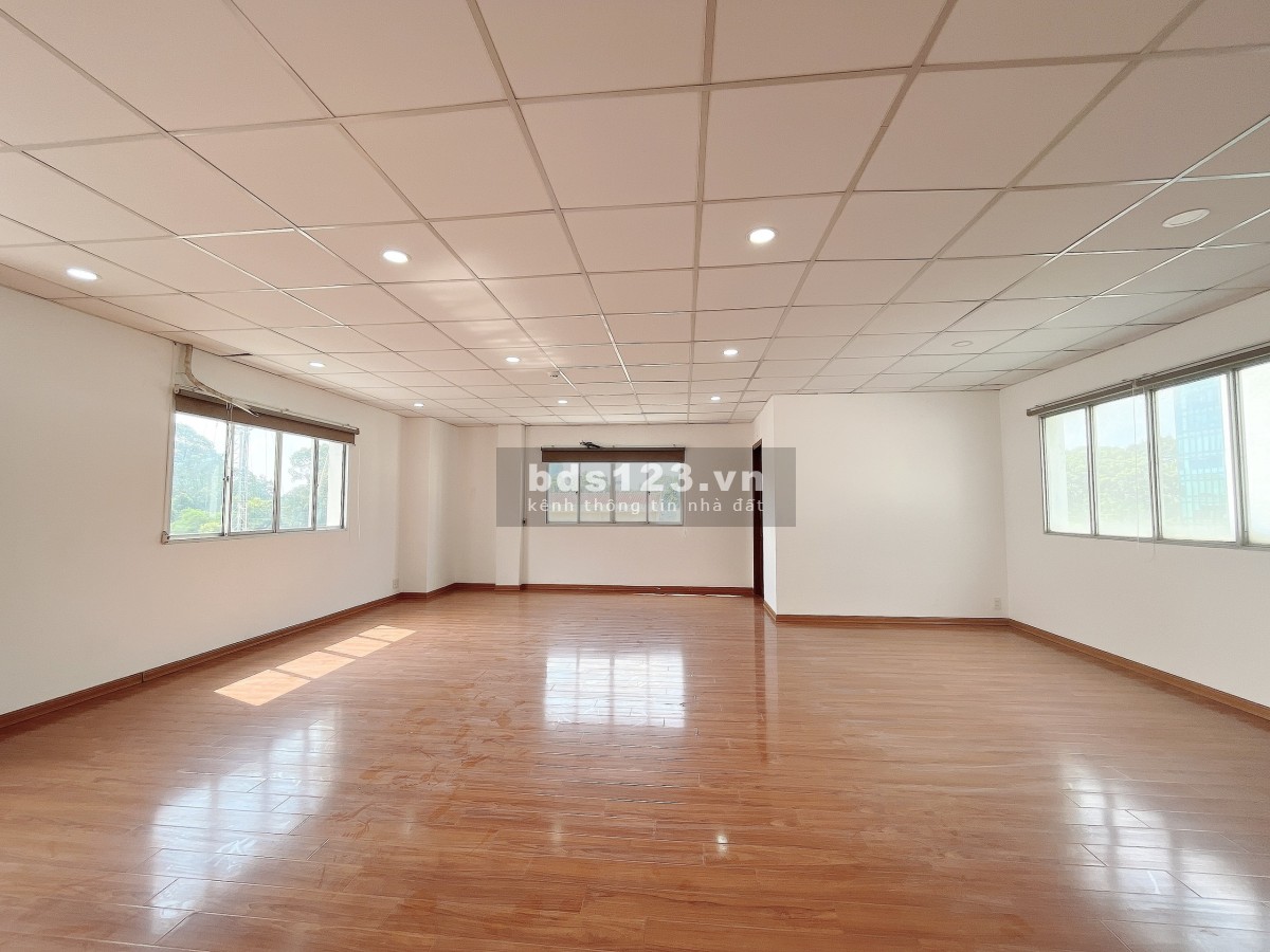 Cho thuê văn phòng. Hợp tác MG - VP 180M2 sàn gỗ đẹp - View kính thoáng quận 3 cho thuê