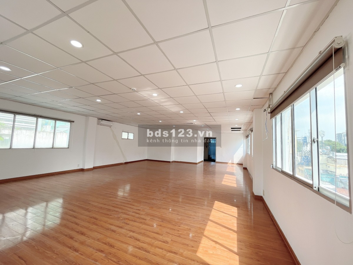 Cho thuê văn phòng. Hợp tác MG - VP 180M2 sàn gỗ đẹp - View kính thoáng quận 3 cho thuê