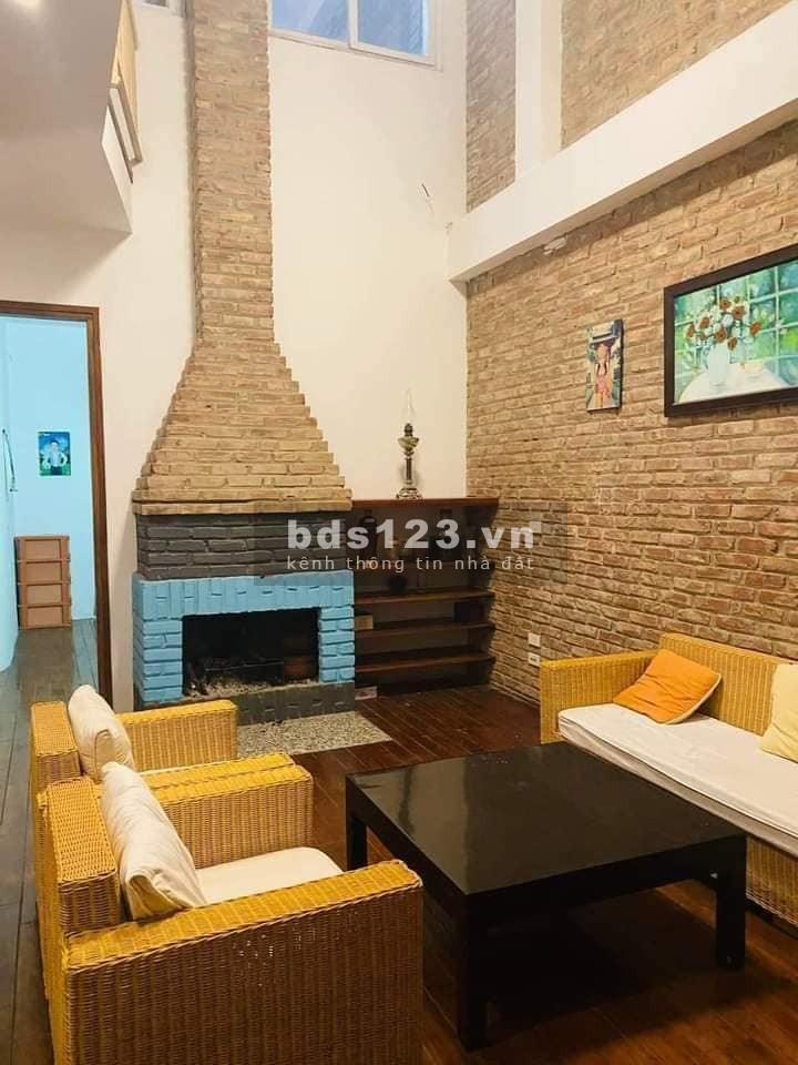 Bán nhà đẹp ô tô đỗ cửa Bằng Liệt, Hoàng Mai 76m, 3 tầng, mặt tiền 5.3m, giá 7.8 tỷ.