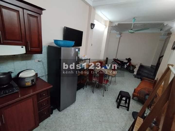 Bán nhà Đường Hoàng Mai 39m, 4 tầng, mt 3.3m, giá 3 tỷ.