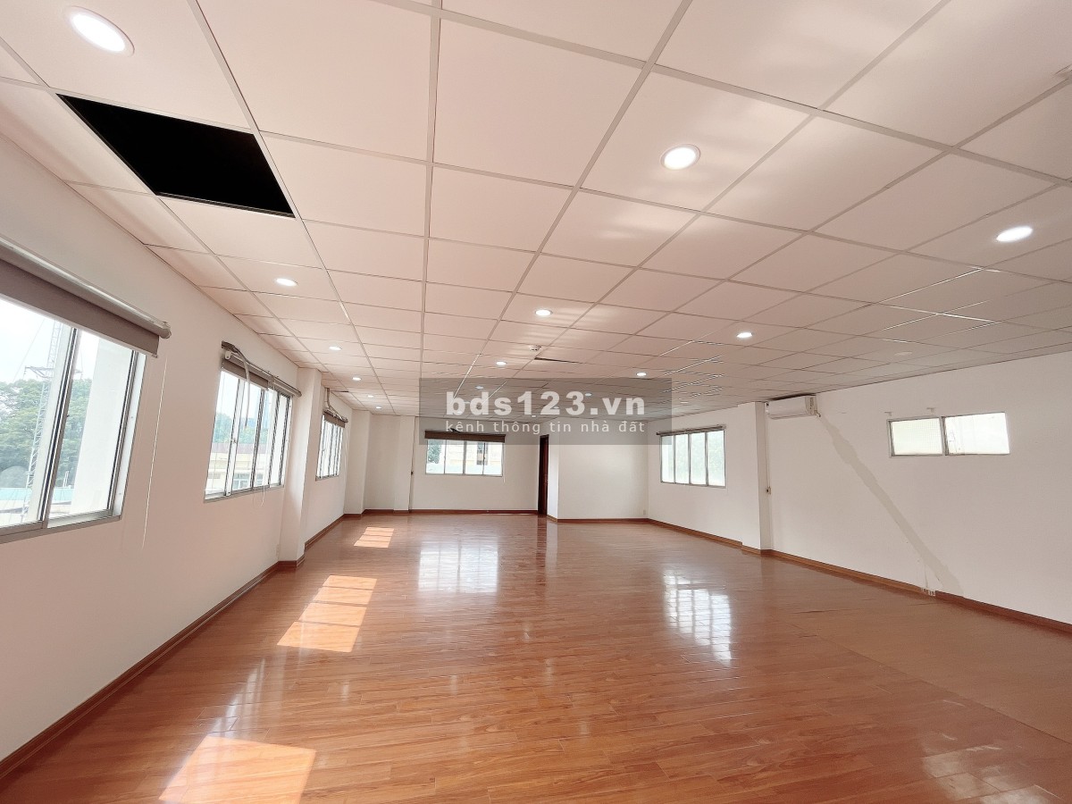 Cho thuê văn phòng. Hợp tác MG - VP 180M2 sàn gỗ đẹp - View kính thoáng quận 3 cho thuê