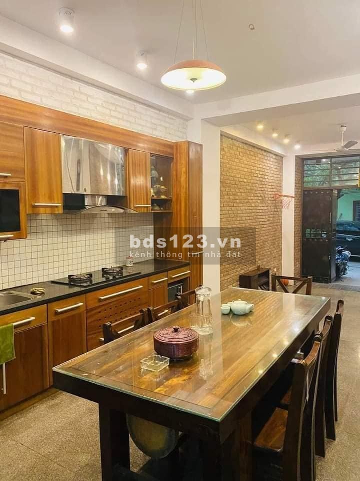Bán nhà đẹp ô tô đỗ cửa Bằng Liệt, Hoàng Mai 76m, 3 tầng, mặt tiền 5.3m, giá 7.8 tỷ.