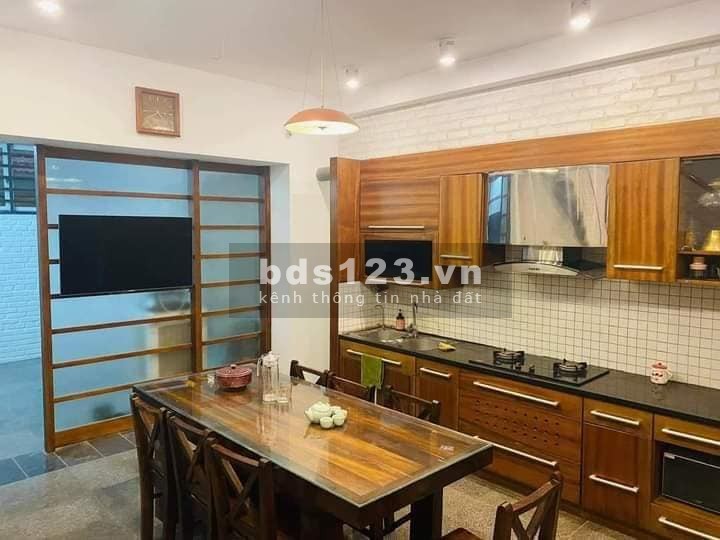 Bán nhà đẹp ô tô đỗ cửa Bằng Liệt, Hoàng Mai 76m, 3 tầng, mặt tiền 5.3m, giá 7.8 tỷ.