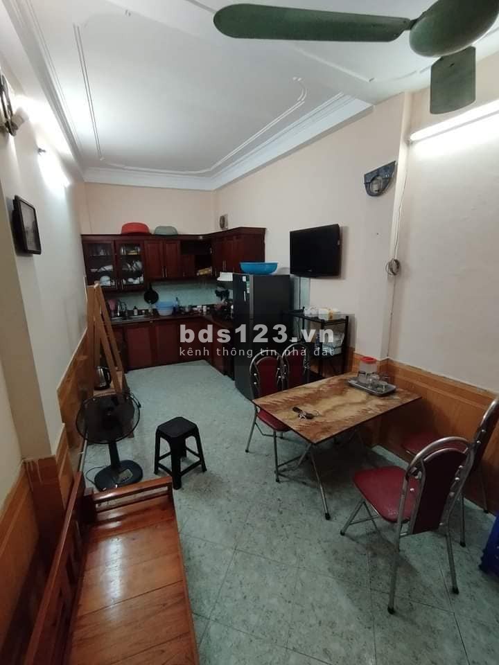Bán nhà Đường Hoàng Mai 39m, 4 tầng, mt 3.3m, giá 3 tỷ.