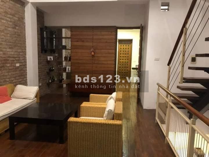 Bán nhà đẹp ô tô đỗ cửa Bằng Liệt, Hoàng Mai 76m, 3 tầng, mặt tiền 5.3m, giá 7.8 tỷ.