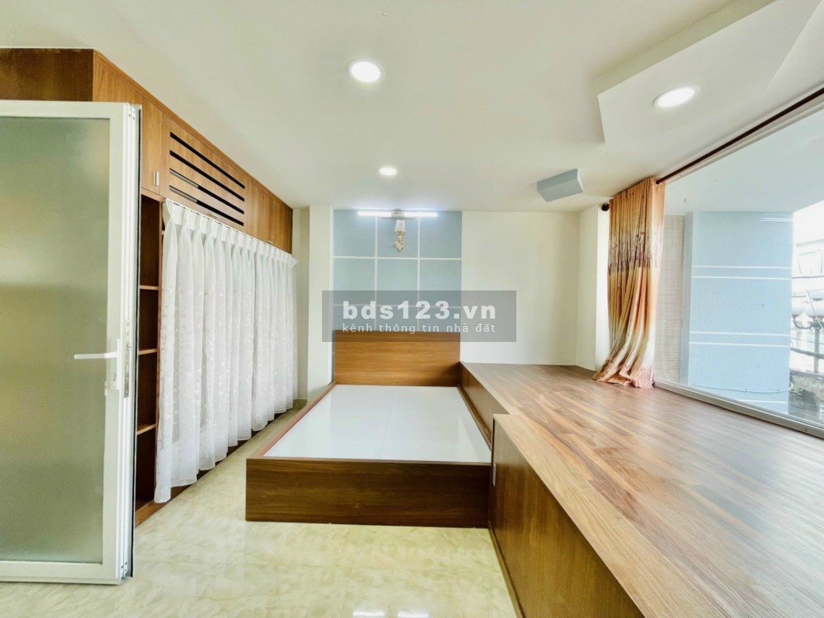 Cho thuê nhà nguyên căn HXH 449/ Sư Vạn Hạnh, gần Vạn Hạnh Mall
