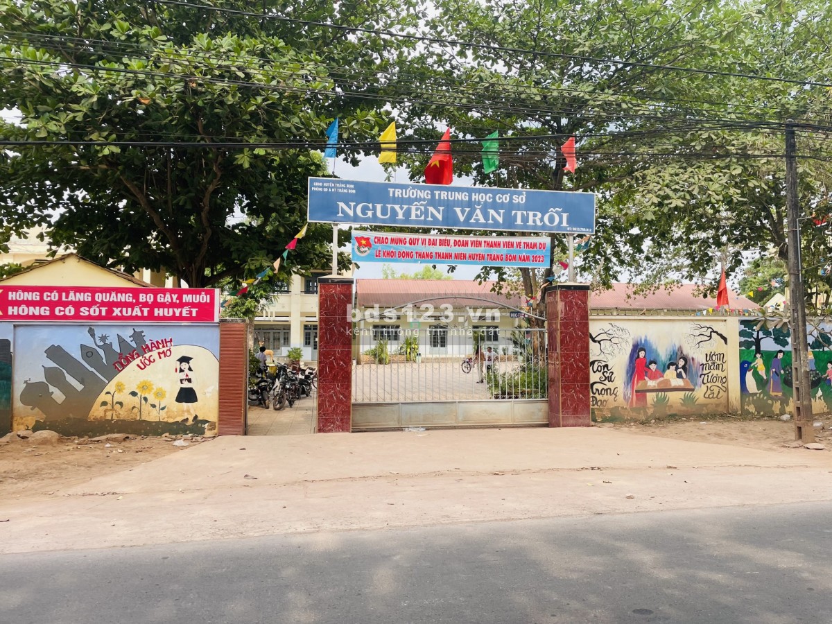 Bán nguồn đất thổ chính chủ giá mềm nhất khu vực nằm sát QL1A, sổ sẵn. Cách vành đai 4 chỉ 6KM