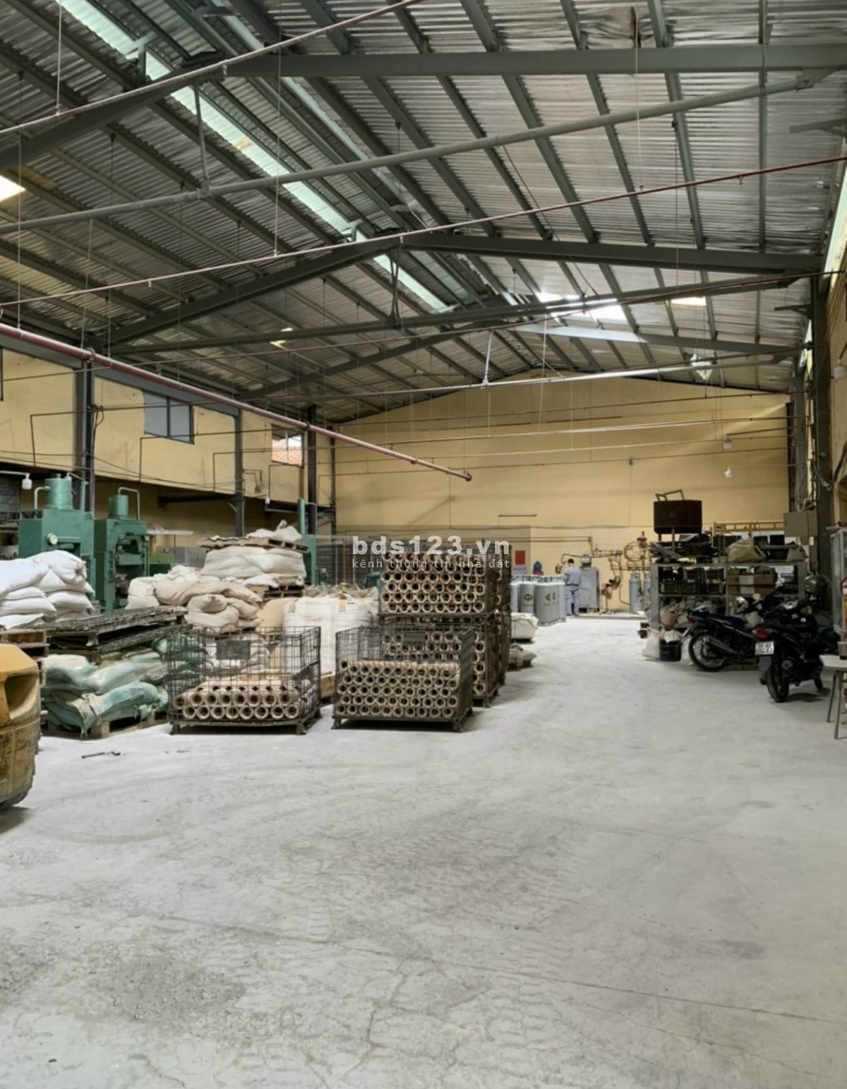 Cho thuê kho xưởng 700m2 Quốc Lộ 1A, P. Hiệp Bình Phước, Quận Thủ Đức