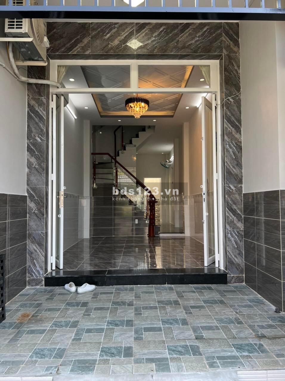 Bán nhà mặt tiền Chế Lan Viên Q. Tân Phú - HXH - Cách mặt tiền 20m - 3 tấn đúc 3PN - 56m2 nhỉnh 6 tỷ