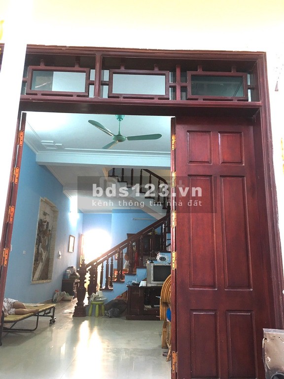 Cho thuê nhà 3 tầng, hướng ĐN, cơ bản đủ nội thất, khu TT Địa chất Mai Lâm, Đông Anh, gần QL3