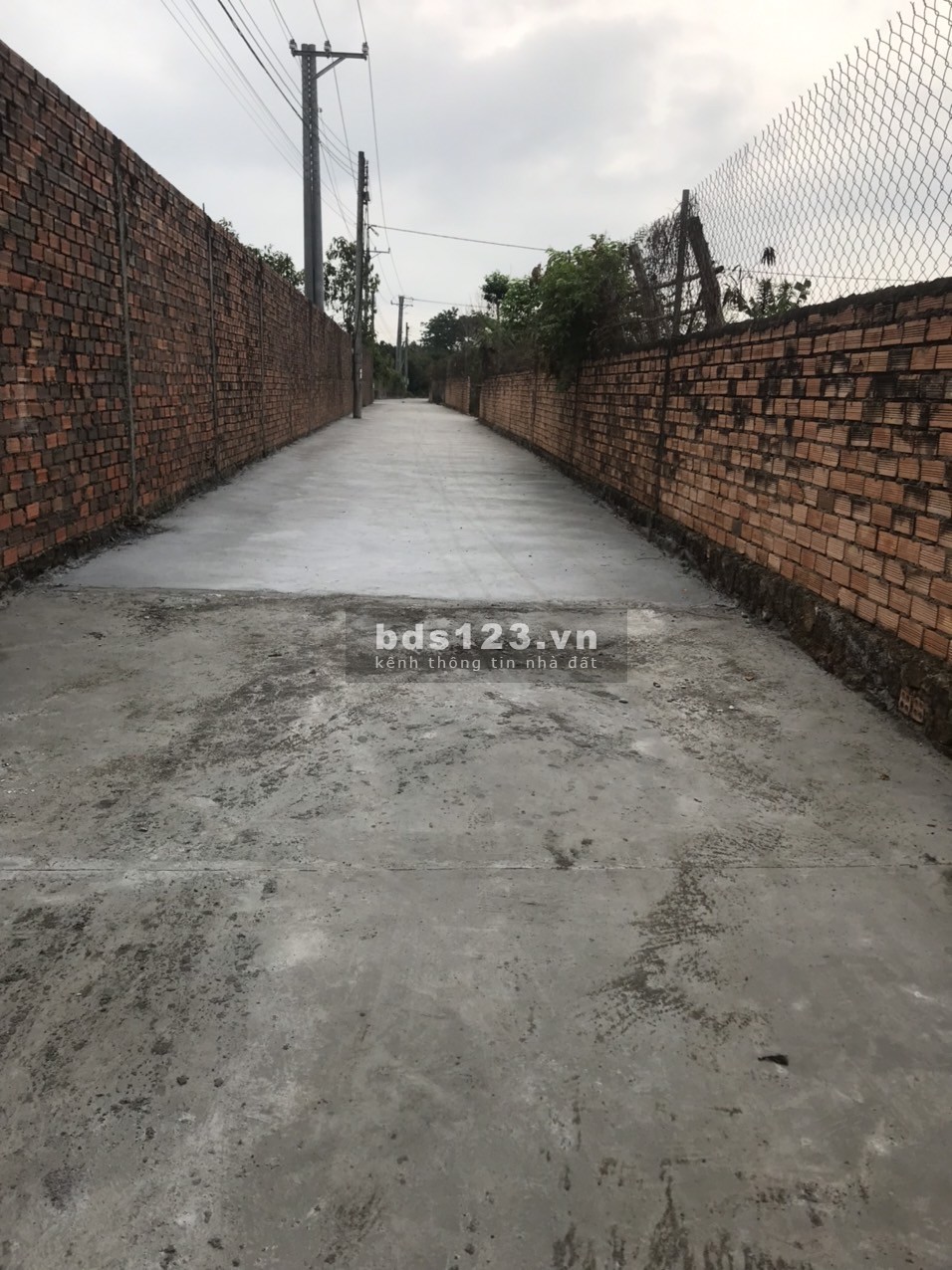 Chính chủ cần bán lô đất ngay trung tâm xã, 700 triệu buông sổ không đắn đo suy nghĩ