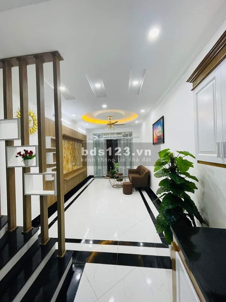 Nhà đẹp ngõ thông gần phố Bạch Mai, Hai Bà Trưng 39m, 5 tầng, mt 3.7m, giá 4.85 tỷ