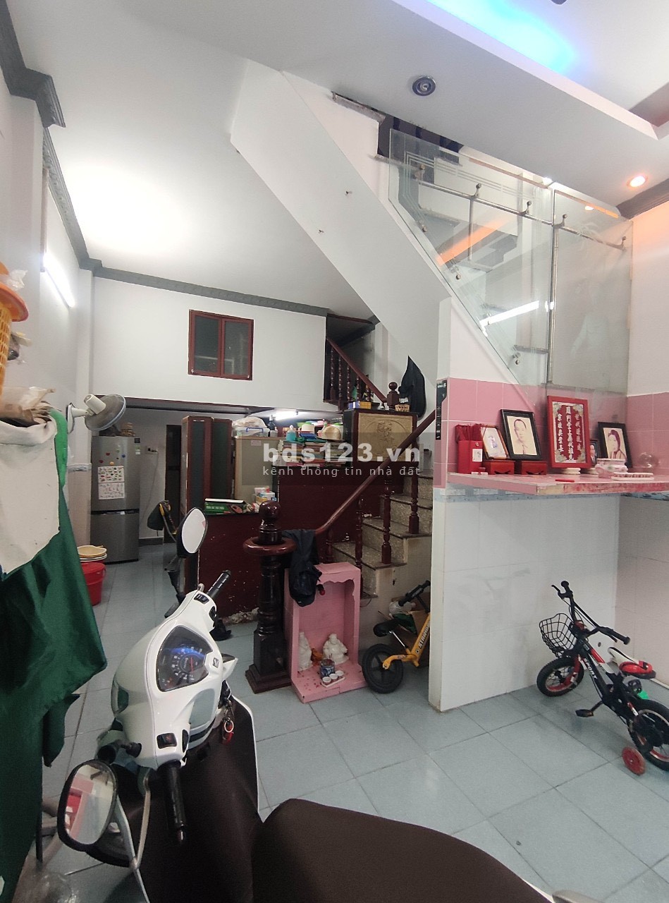 Bán nhà đúc 2.5 tấm hẻm Hương Lộ 2 P.Bình Trị Đông A Bình Tân