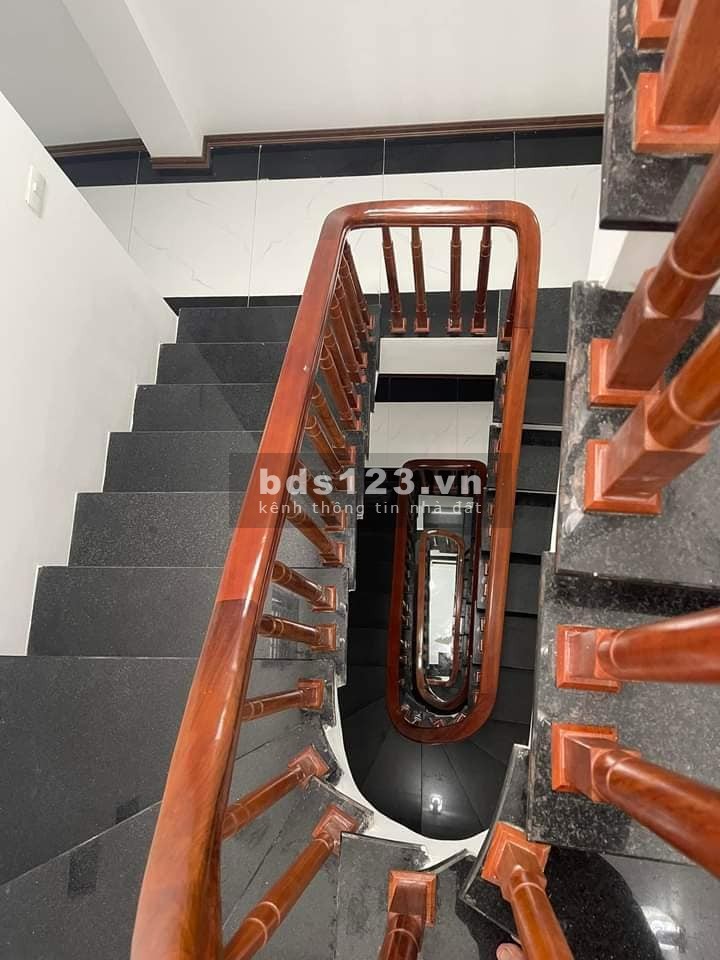 Nhà đẹp ngõ thông gần phố Bạch Mai, Hai Bà Trưng 39m, 5 tầng, mt 3.7m, giá 4.85 tỷ