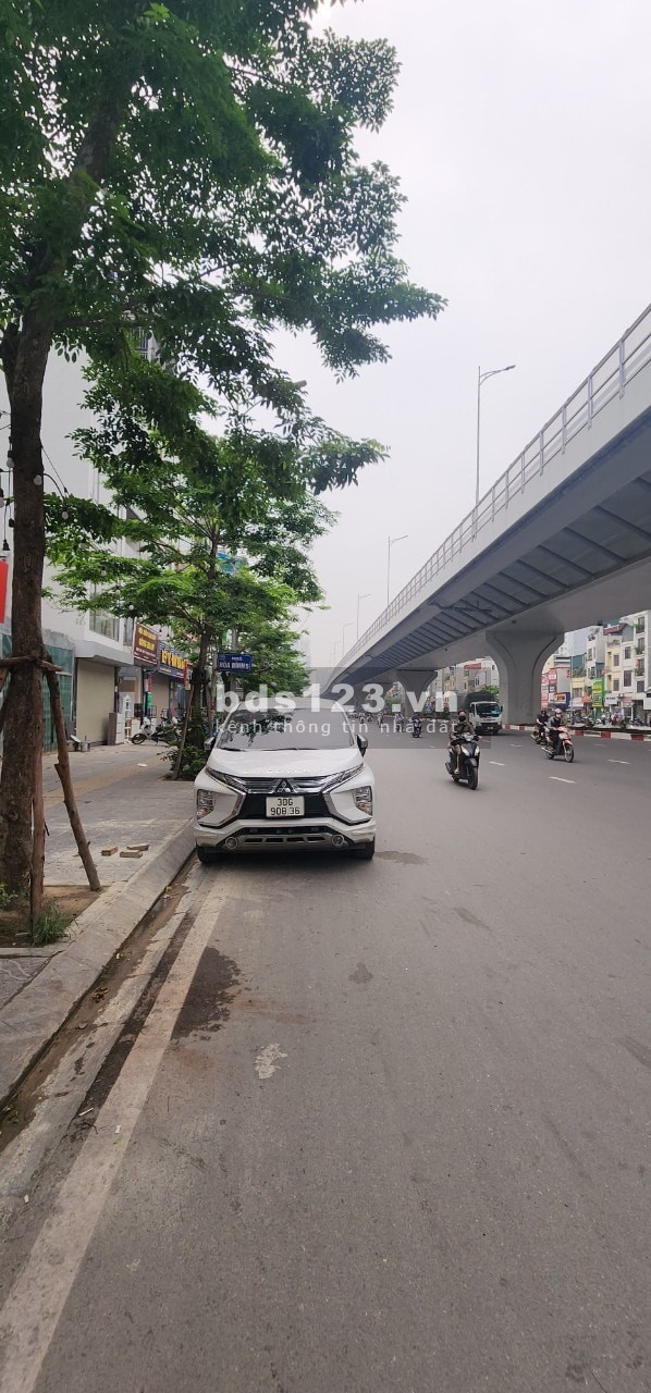 Bán nhà mặt phố Minh Khai – Kinh doanh, cho thuê - Vỉa hè rộng