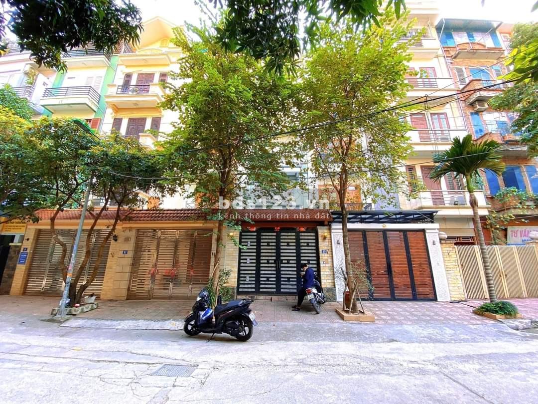 HOT HOT HOT! Trung tâm Cầu Giấy, 100m2, 5 tầng, MT 4.6m, gara ô tô, vỉa hè, kinh doanh, chỉ 22 tỷ.