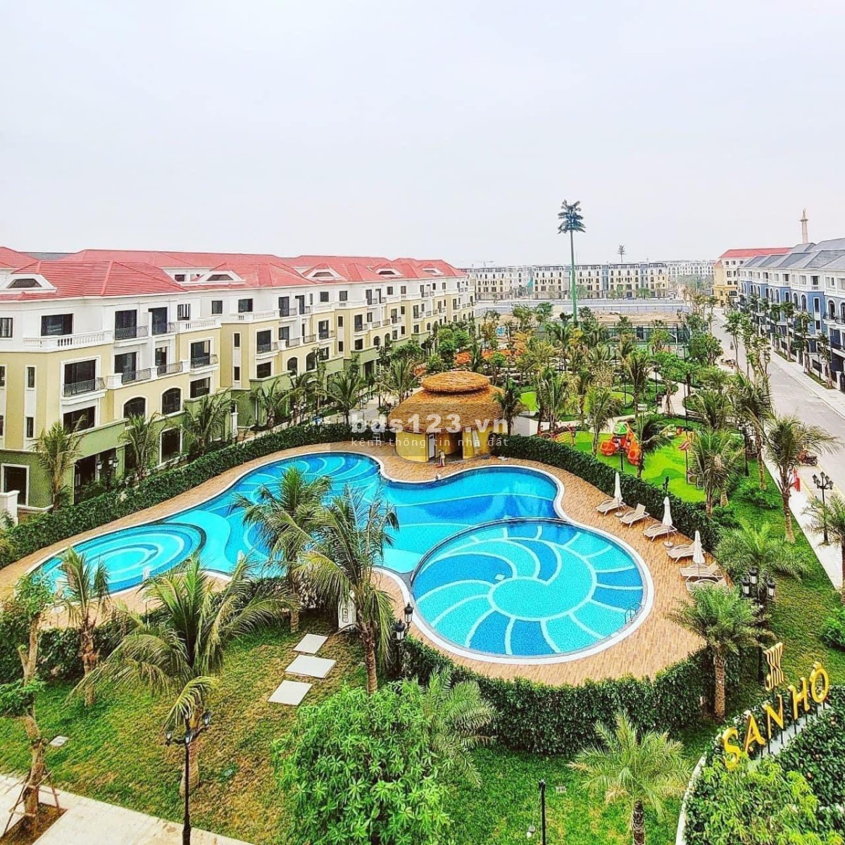 Chính chủ bán 2 biệt thự Sao Biển 6 cạnh nhau, áp góc ngã tư - mặt 4.5m - gốc 8.7tỷ - bán 6.9 tỷ