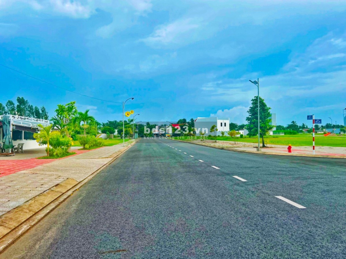 chính chủ cần bán gấp mặt tiền Nguyễn Thái Bình giá 1 ty 3