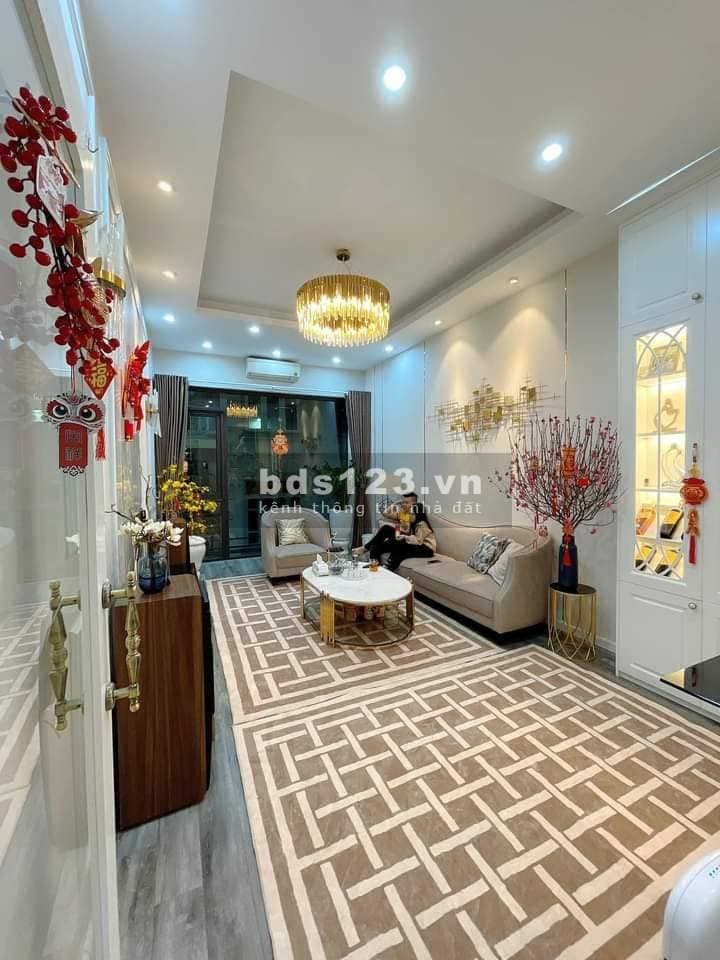 Nhà đẹp kinh doanh, ô tô đỗ cửa Quận Đống Đa 52m2, 5 tầng, mt 3.9m, giá 13.5 tỷ.