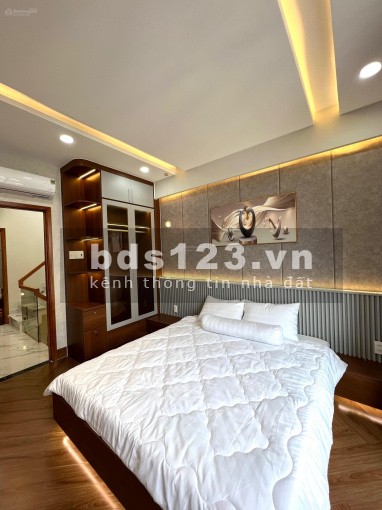 Bán nhà MT Ngô Quyền nd, P14, Q10.