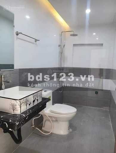 Bán nhà MT Ngô Quyền nd, P14, Q10.