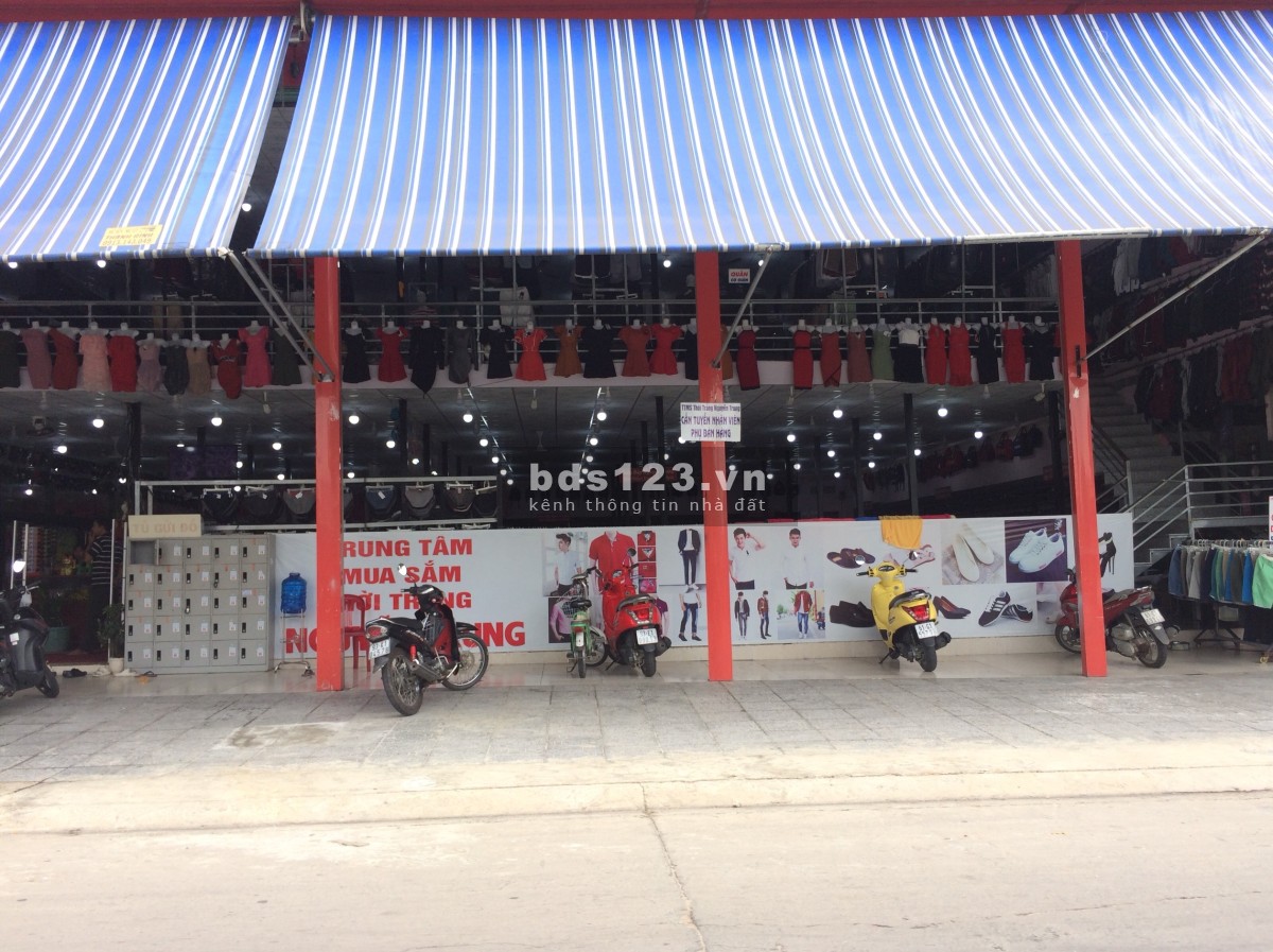 Chính chủ bán gấp lô 5x30m mặt tiền đường nhựa 25m thông chợ Bình Dương, sổ hồng, thổ cư 100%