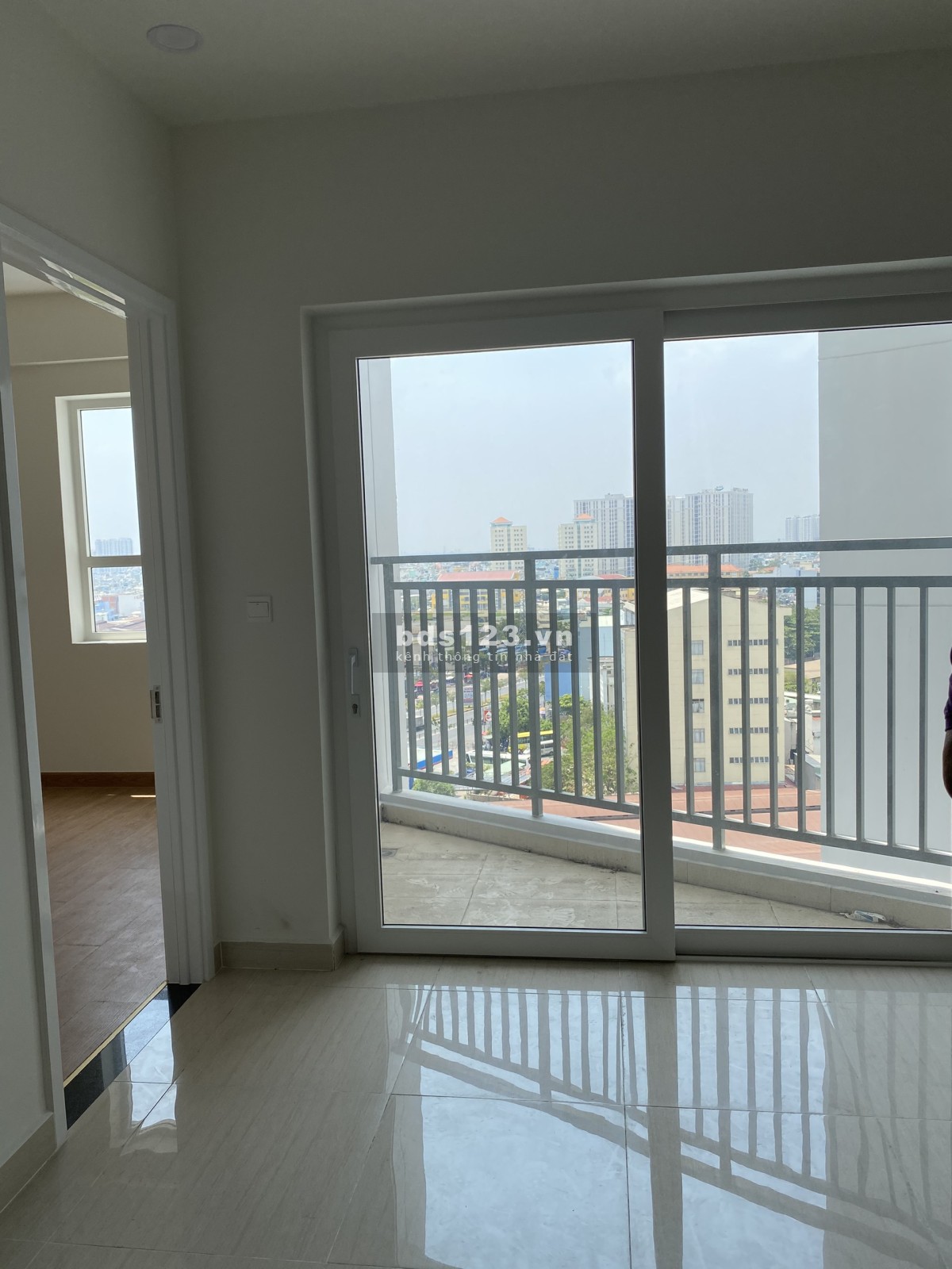 Ngộp ngân hàng bán lỗ hạ giá 300tr căn hộ 3PN 96m2 giá 3tỷ4 bao hết, công chứng sang tên