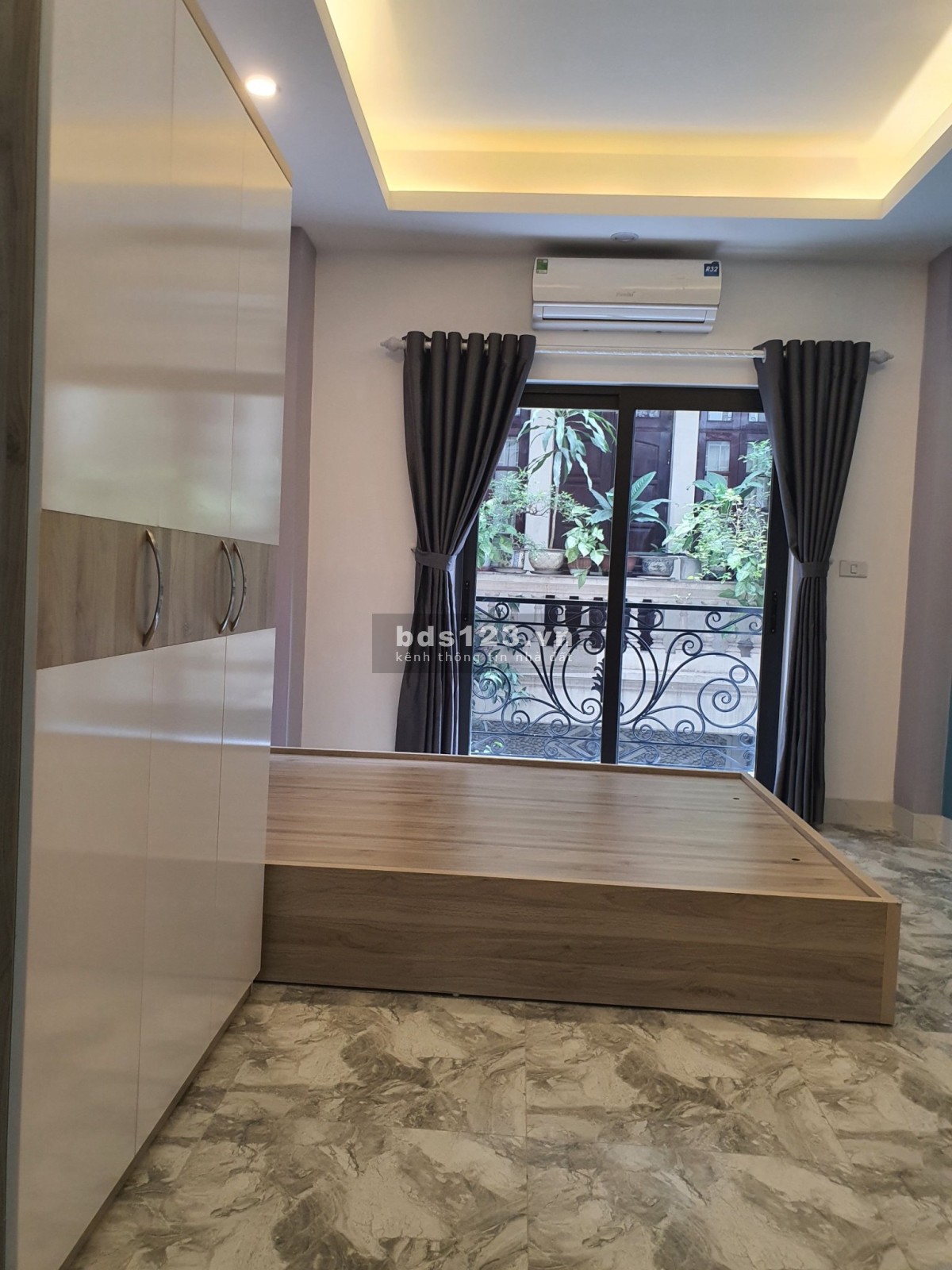 Bán nhà quận Hoàng Mai 7 tầng, thang máy, 8 tỷ