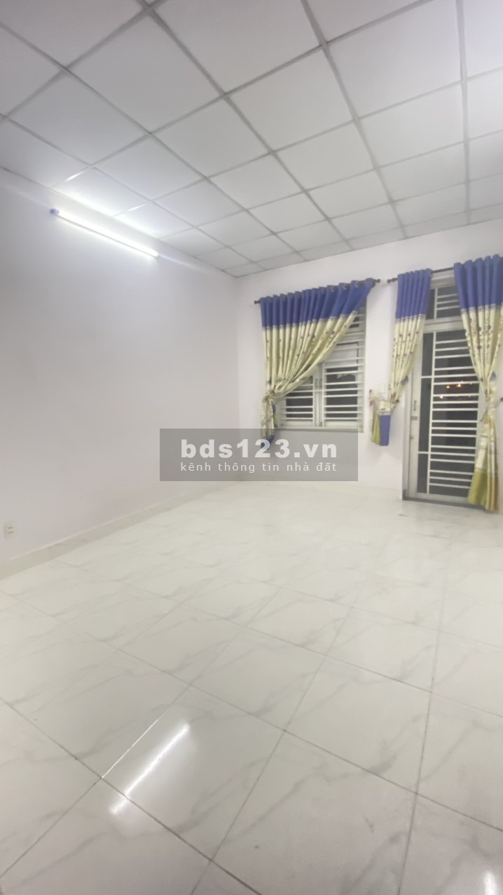 Cho Thuê Nhà Mặt Tiền Phan Văn Hớn 1 Trệt 1 Lầu
