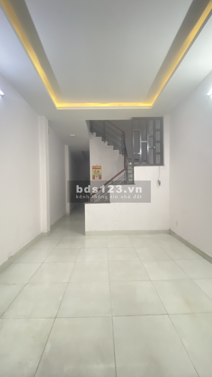 Cho Thuê Nhà Mặt Tiền Phan Văn Hớn 1 Trệt 1 Lầu